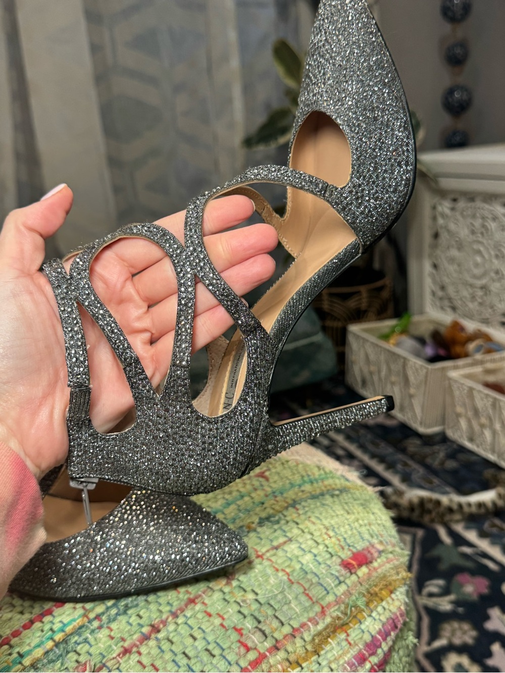 🪩🪩 INC International Concepts Silver Glitter Cutout Pointed-Toe Stilettos Heels - Picture 4 of 7